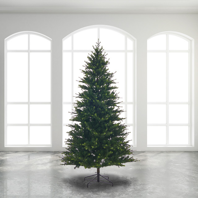 7.4 ft. Freiberg Pine Classic Christmas Tree with 740 Dual LED