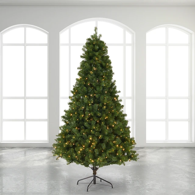 7.4 ft. Freiberg Pine Classic Christmas Tree with 740 Dual LED