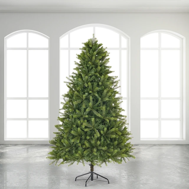 7.4 ft. Freiberg Pine Classic Christmas Tree with 740 Dual LED