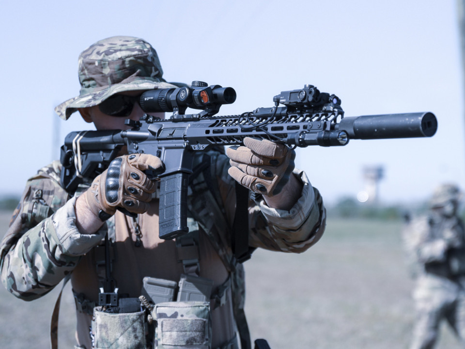 WORKHORSE AR15 PATROL CARBINE RIFLE / 5.56 / 16"