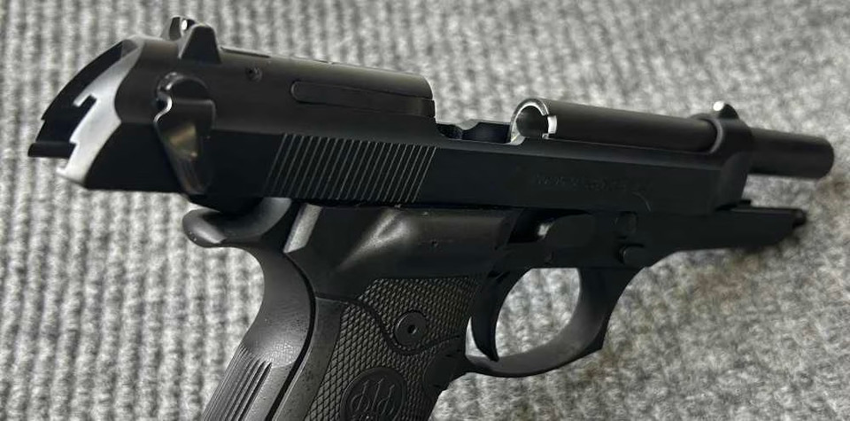 Beretta 96 Semi Auto Handgun w/ Crimson Trace Grips & Original Grips- 40S&W