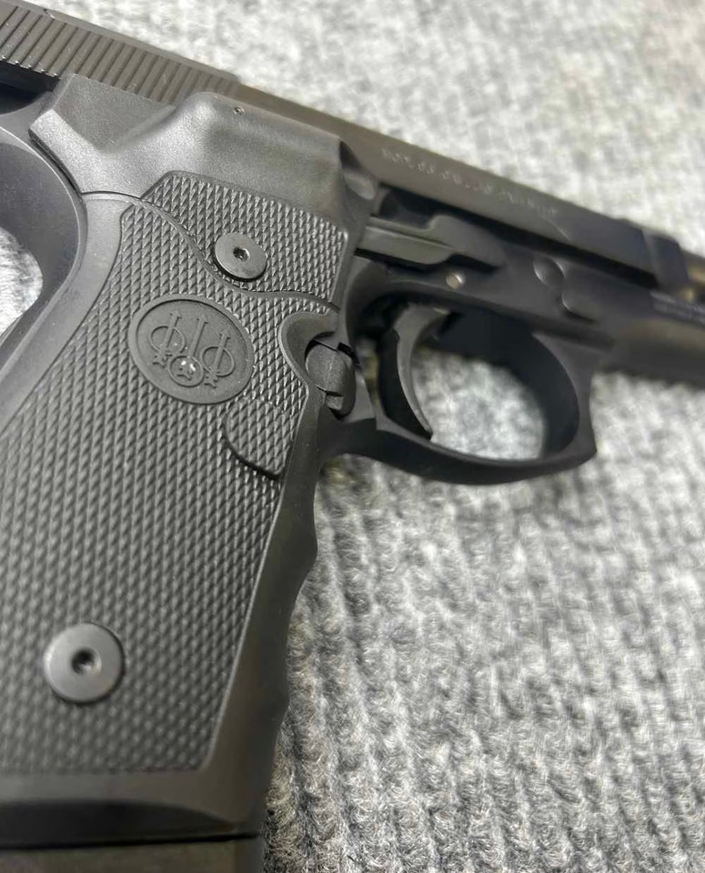 Beretta 96 Semi Auto Handgun w/ Crimson Trace Grips & Original Grips- 40S&W