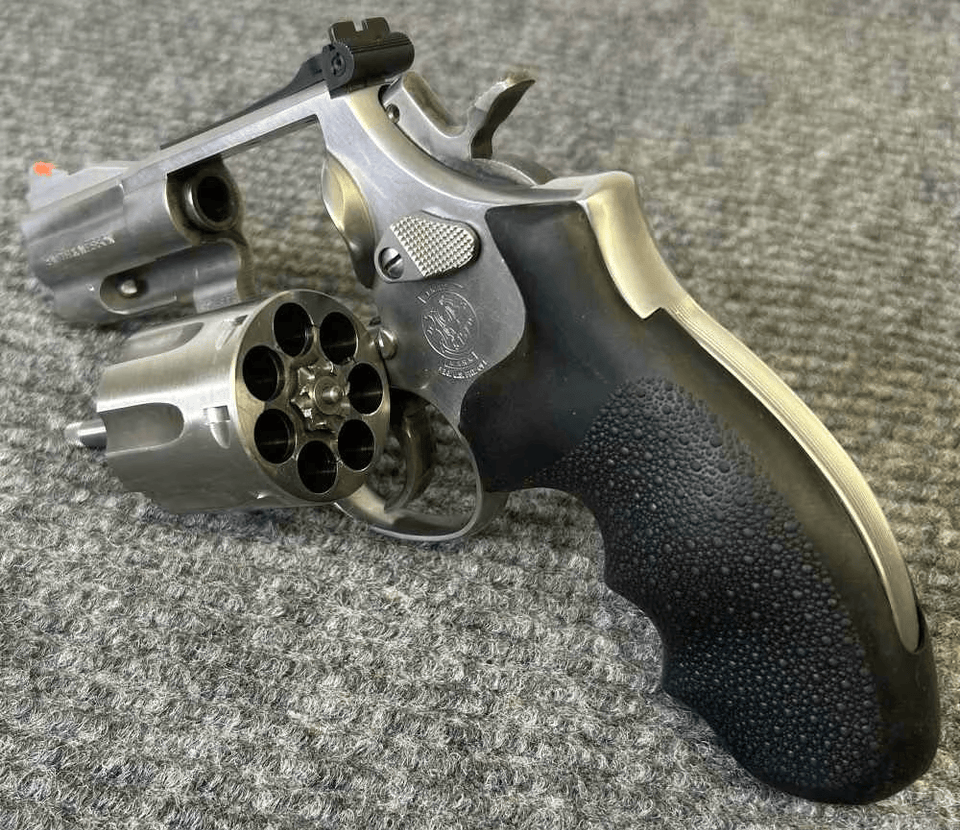 Smith & Wesson 686-4 7-Shot Double Action Revolver w/ 2.5" Barrel - .357MAG