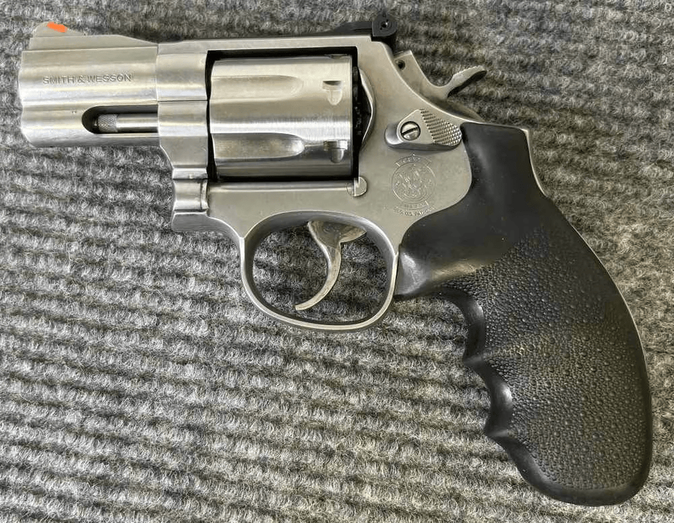 Smith & Wesson 686-4 7-Shot Double Action Revolver w/ 2.5" Barrel - .357MAG