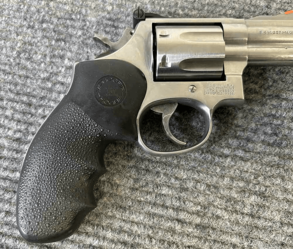 Smith & Wesson 686-4 7-Shot Double Action Revolver w/ 2.5" Barrel - .357MAG
