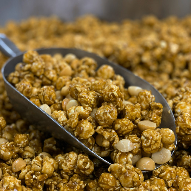 Garrett Popcorn Shops® | Macadamia Caramel Popcorn