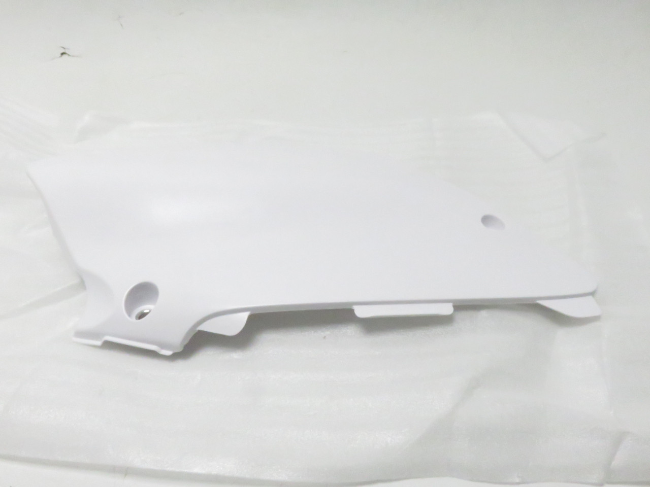 Yamaha YZ125 250  5NY-21711-00-00 COVER, SIDE 1 Number Plate