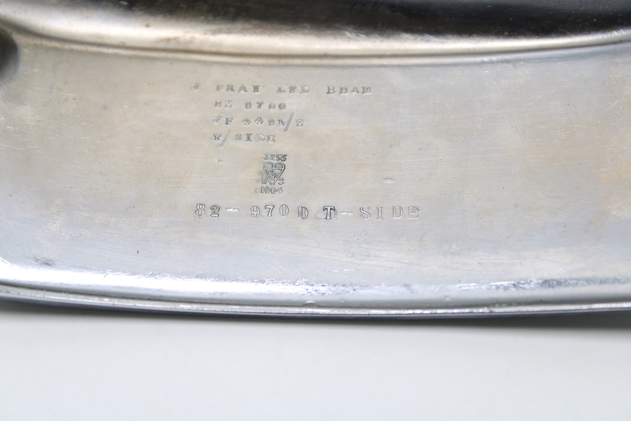 Triumph Late Style Gas-Tank Badge RH 82-9700 1969-1979 T120 TR6 T140 T150