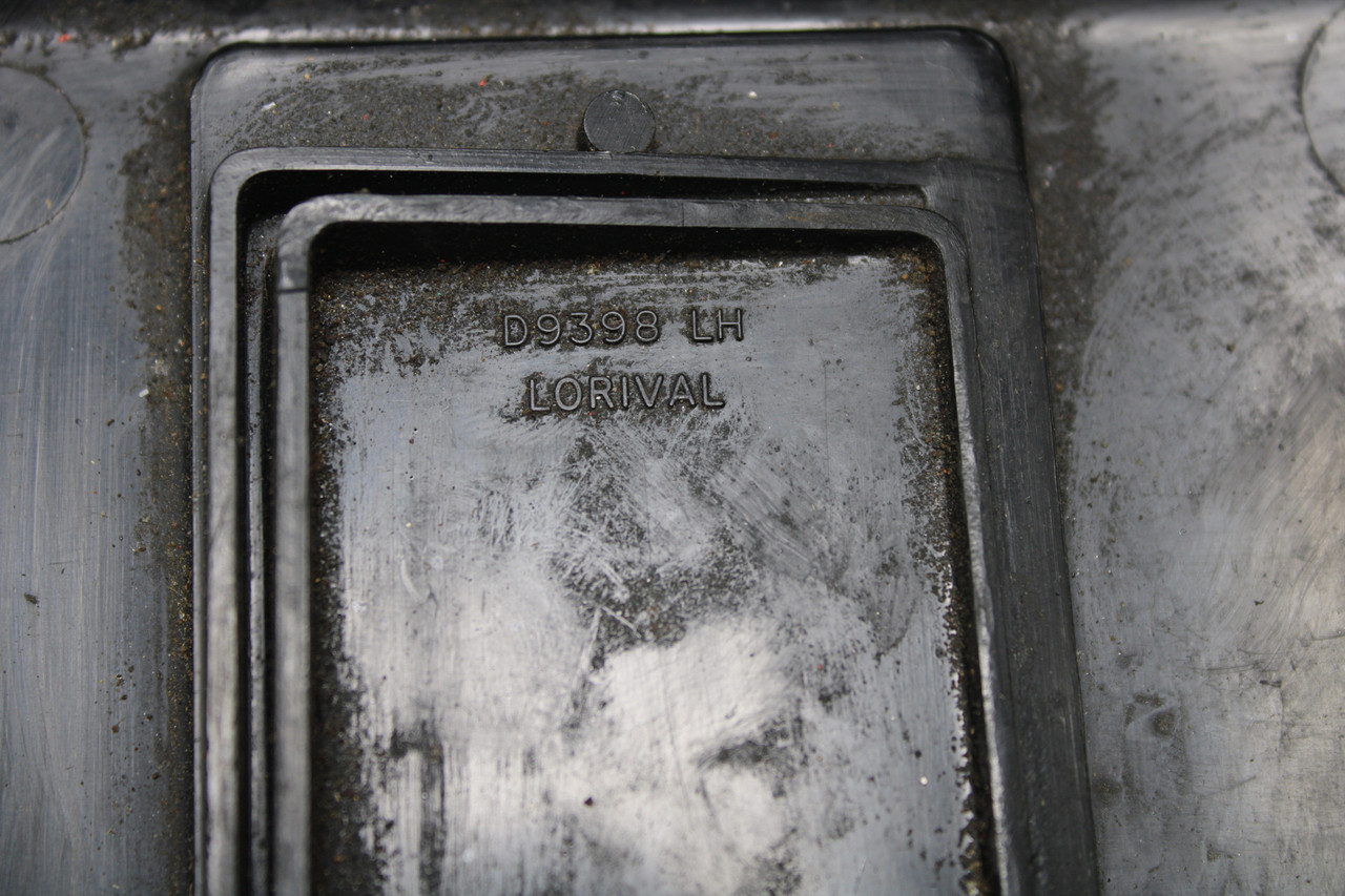 Triumph Air Box Cover LH D9398 1972 Bonneville T120