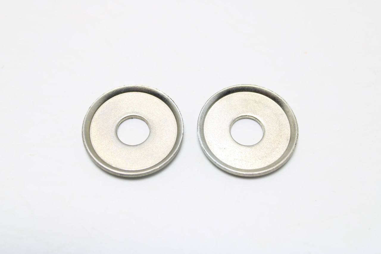 Kawasaki KZ1000  92102-010 FOOTREST BAR CAP