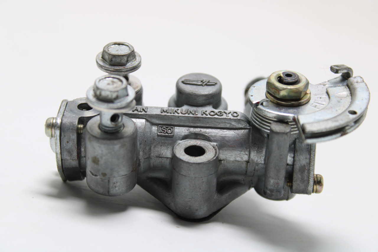 Kawasaki F11 1973-1975 16082-043 OIL PUMP ASSY