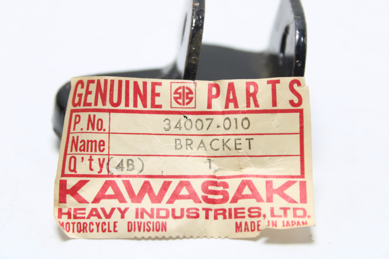 Kawasaki F11 1973-1975 34007-010 BRKT LH FOOTREST BAR
