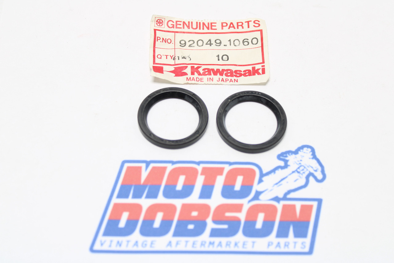 Kawasaki ZX1100 ZX1000 ZX750 KZ1000 92049-1060 OIL SEAL (Pair)