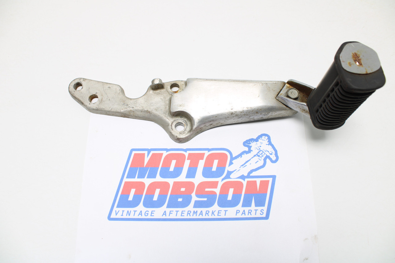Suzuki GS850G 1100G 43811-49400 BRACKET, MUFFLER RH Footrest