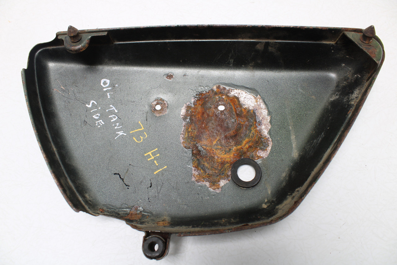 Kawasaki H1 500 Mach III 1973 Right Side Cover Oil Tank Side