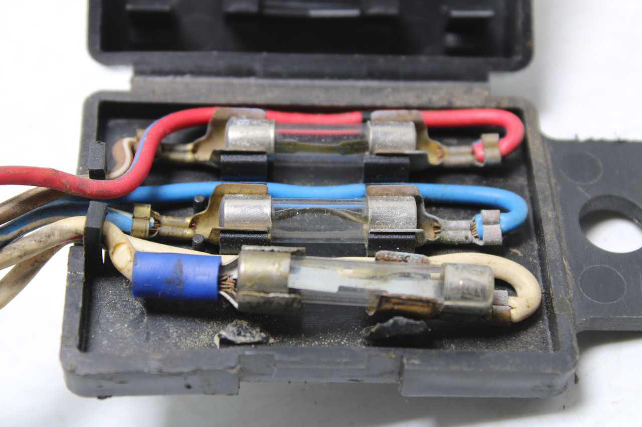 Kawasaki GPZ KZ550 1982-1983 Fuse Box