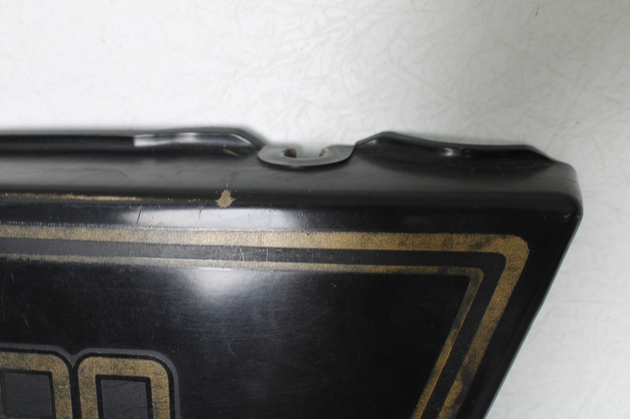 Yamaha XS500 1976-1977 1A8-21721-00-R7 SIDE COVER