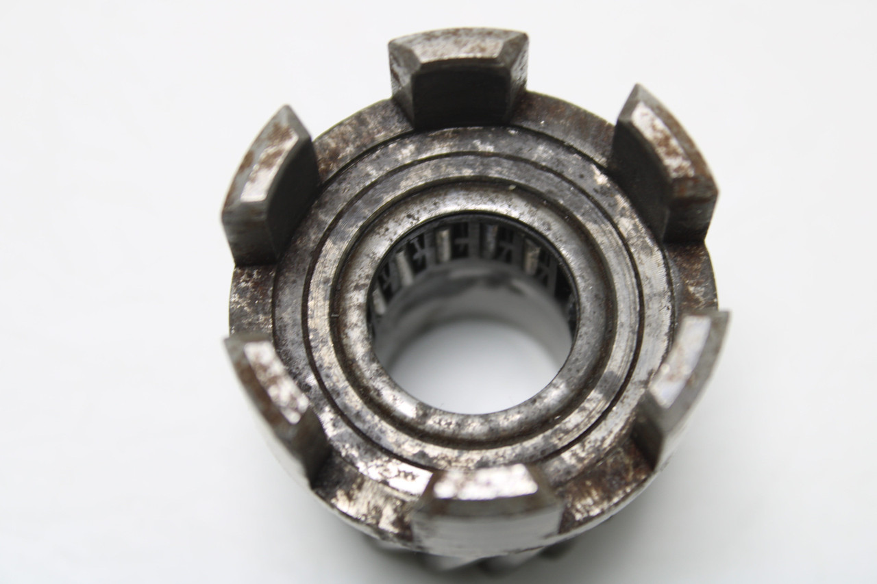 Kawasaki MT1B KV75 13084-003 HUB-CLUTCH
