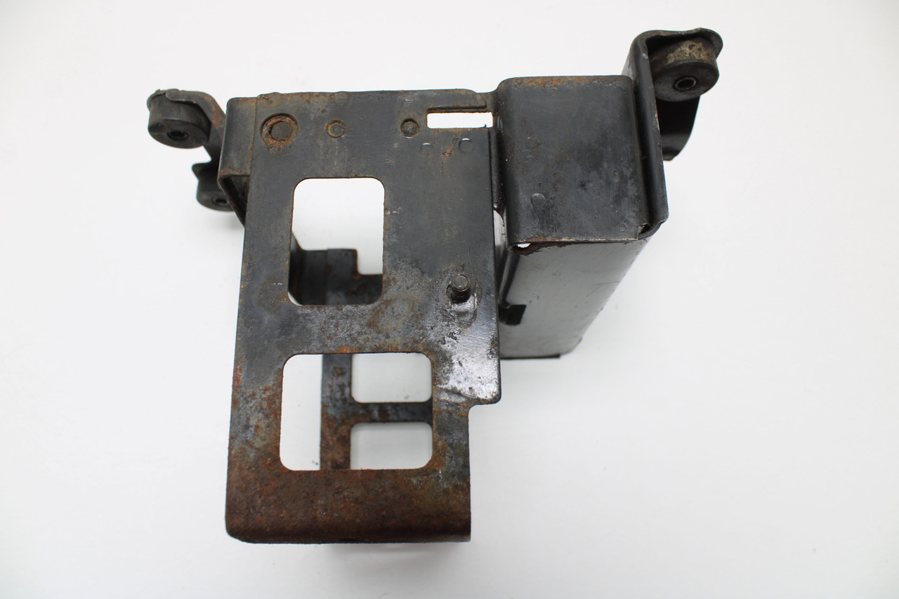 Suzuki Lemans GT750 1972-1977 41540-31000 HOLDER, BATTERY