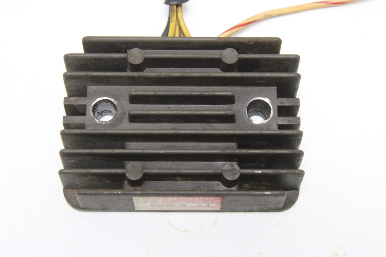 Kawasaki GPZ 550 SH230-12 0.9 Regulator Rectifier