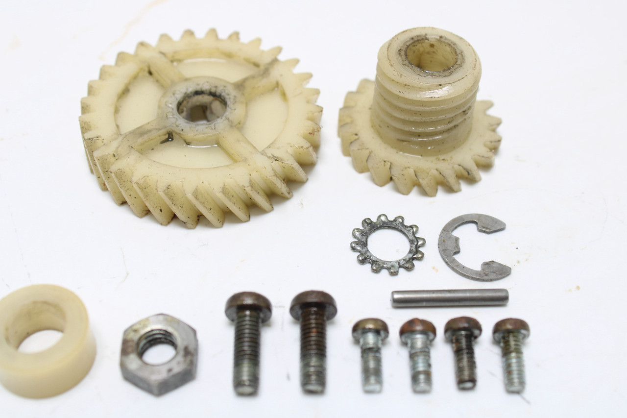 Yamaha CT1 175 1969 Enduro 214-13101-04-00 Oil Pump Assy
