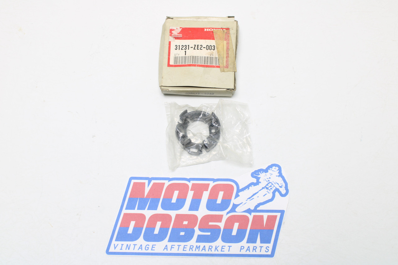 Honda EM5000SX EB6500SX EM6000 EX3500S 31231-ZE2-003 Holder, Brush
