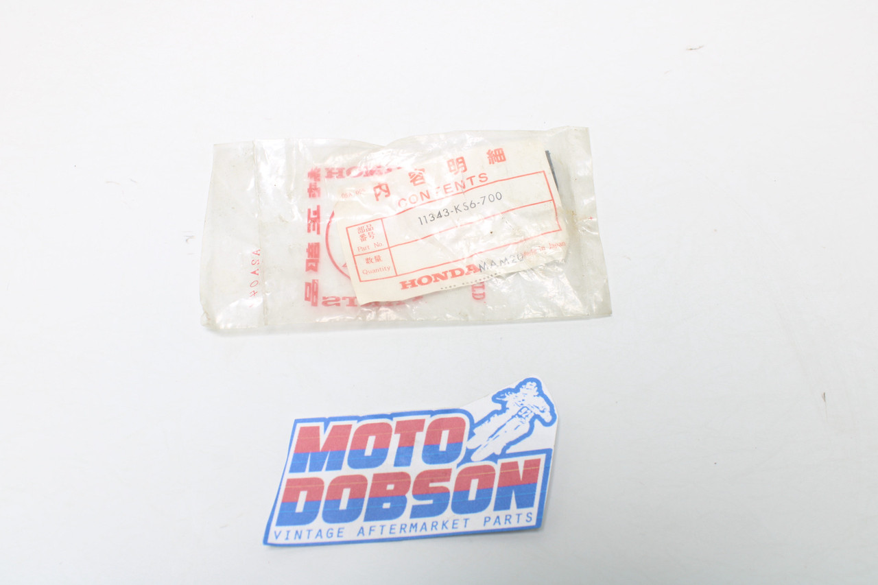 Honda CR125R 1987 11343-KS6-700 Grommet, R. Cover