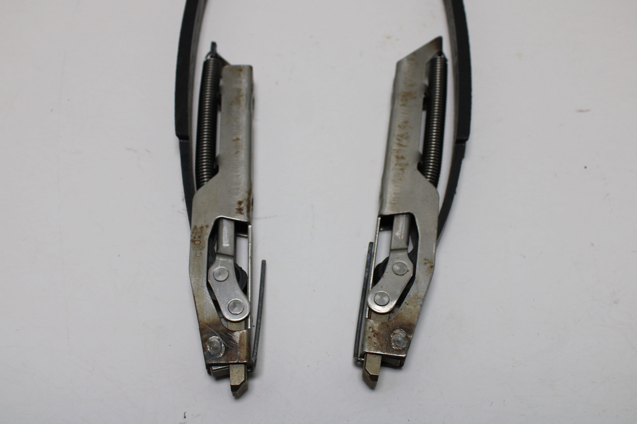 Honda VT700C 1984 14510-ME9-020 TENSIONER CAM CHAIN Brand-New Pair