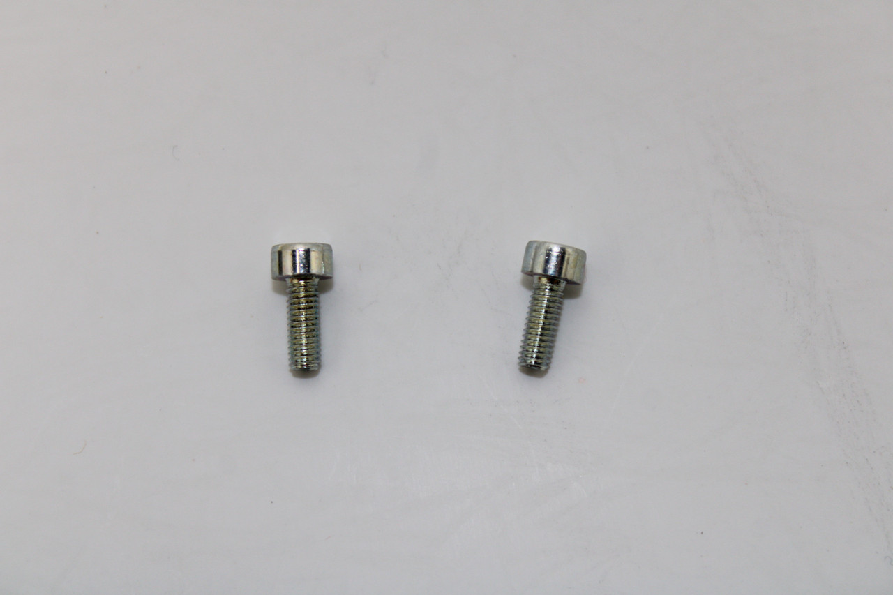 Ducati Supersport 800 Monster 400 620 695 77150048B Screw lot of 2