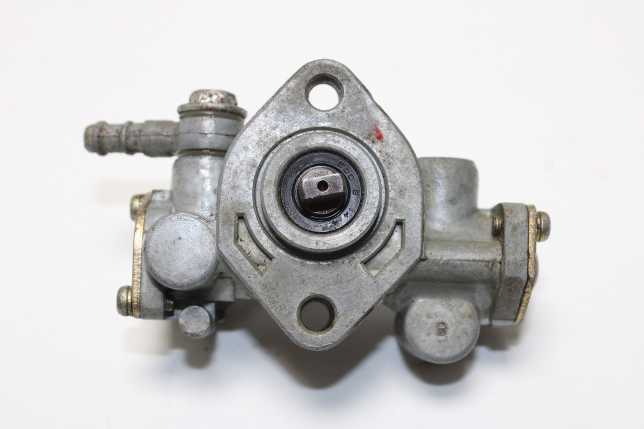 Suzuki TC125 1972-1975 16100-28830, 16100-28010 Oil Pump 2