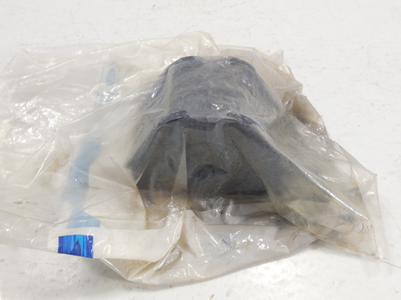 Ford E9TZ-5781-C bushing rear shackle leaf spring suspension