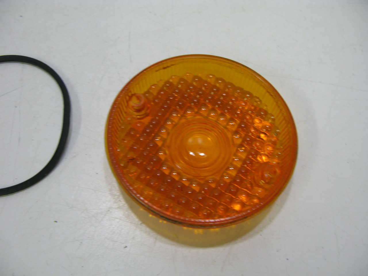GT TS TC 100 125 185 250 380 GS 450 750 8400 35612-28620 TURN SIGNAL LEN Lens