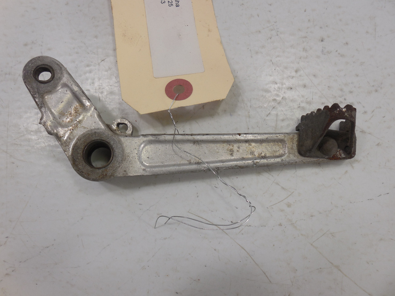 Yamaha YZ 125 1983 24X-27200-00-00 PEDAL,BRAKE Rear