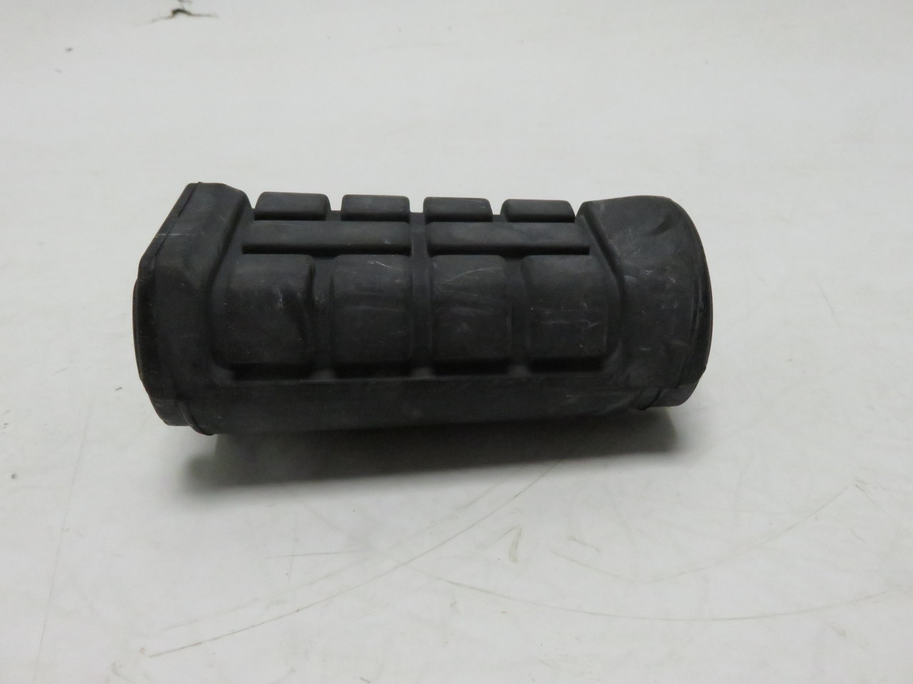 Honda Magna Rebel Shadow 50661-MK7-000 RUBBER, MAIN STEP