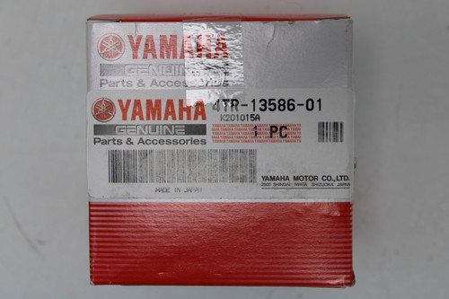 Yamaha XV650 1999-2015  4TR-13586-01-00 JOINT, CARBURETOR 1 Insulator Intake