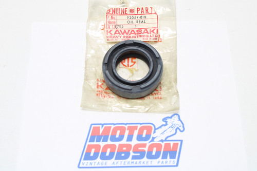 Kawasaki 92054-013 Superseded by 92054-019 - OIL SEAL