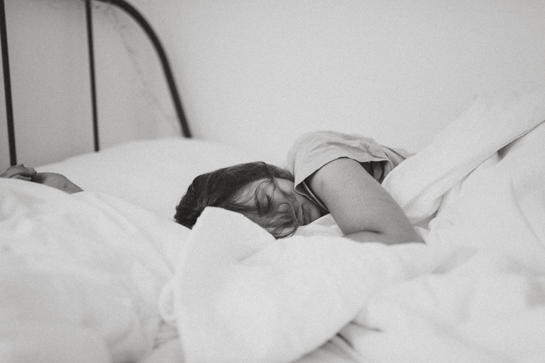 Insomnia: The Ultimate Guide To Dealing With It