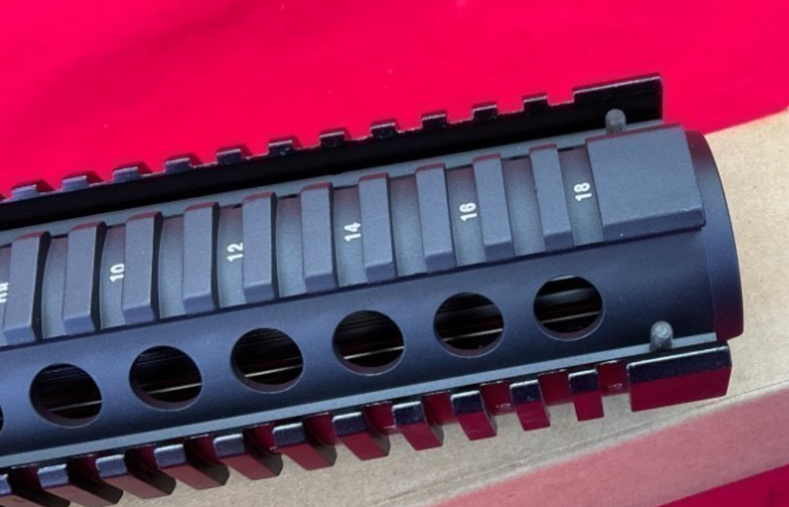 AR15 Mid Length 1913 Picatinny Quad Rail M4 Alloy AR-15 Unbranded