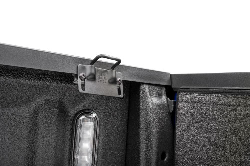 EX_Solid_Fold_ALX_22-F150_Detail_Auto_Lock_02.jpg