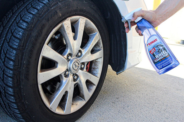 Using SONAX Wheel Cleaner PLUS