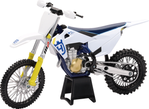 New Ray Toys - 1/12 Husqvarna Fc450 - 58153 New Ray Toys - 1/12 Husqvarna Fc450 - 58153