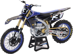 New-ray - 1:12 Scale Yamaha Team Yz450f Eli Tomac #3 W/#1 Sx/mx - 58323