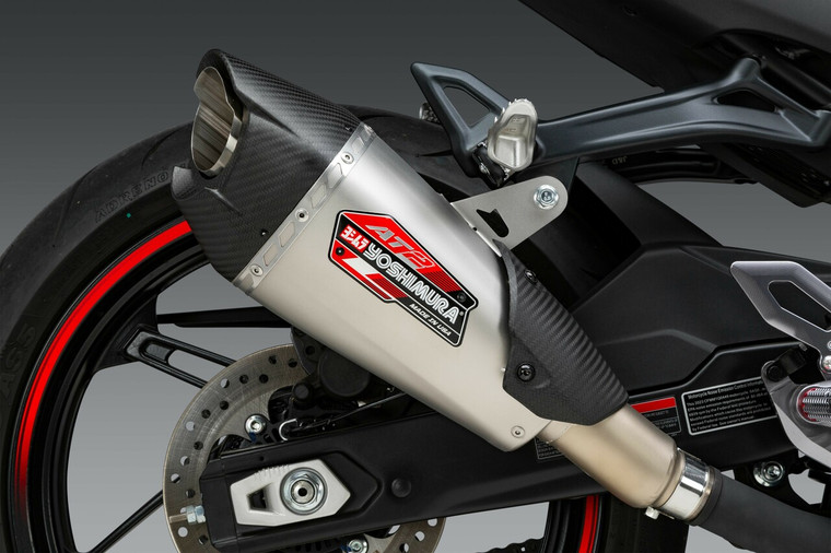 Yoshimura - Exhaust Street At2 Slip-on Ss/ss/cf - 19450BP520 Yoshimura - Exhaust Street At2 Slip-on Ss/ss/cf - 19450BP520