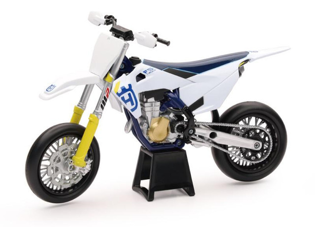New Ray Toys Husqvarna FS450 Supermoto/ Scale - 1:12 - 58163 - 58163