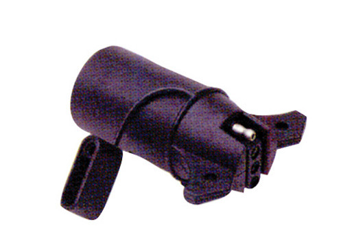 <p><span style="font-size: 12px"><span style="font-family: lucida sans unicode, lucida grande, sans-serif"><strong>7-WAY&nbsp;TO 4-FLAT ADAPTER.</strong><br />* Allows a tow vehicle equipped with a 7 RV blade&nbsp;round to tow any trailer with a 4-wire flat.<br />* <em>RV blade type.</em></span></span></p>