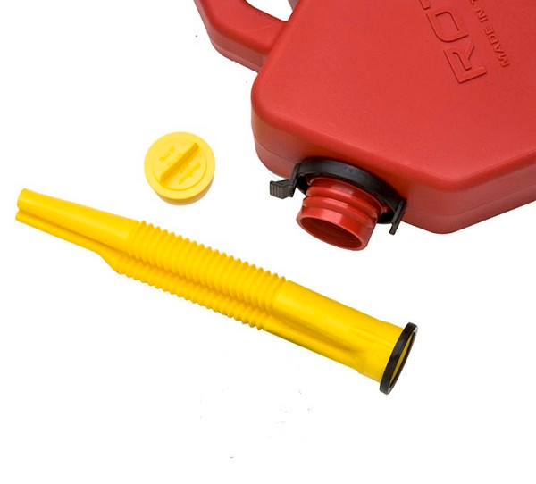<p>Water replacement spout kit includes: Yellow self-venting spout with rubber gasket, and stopper. <br><br> This spout is not meant for use with any RotopaX or FuelpaX fuel container. Use of this spout in any fuel container will render the container illegal for use in the United States and will void all warranties with the associated products. </p>