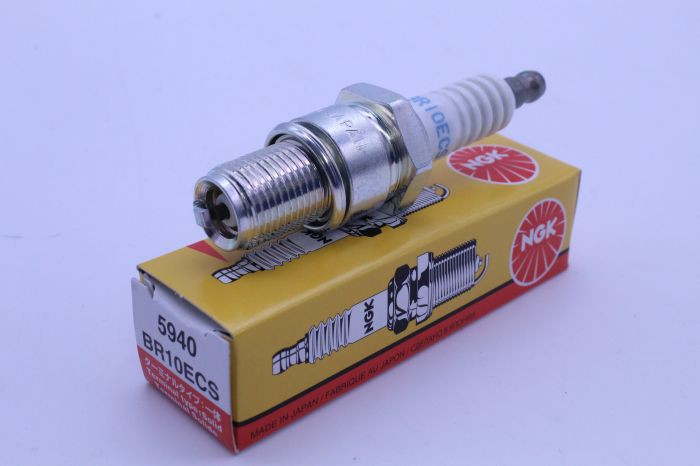 NGKs wide heat range results from using copper wire in place of the iron cores found in many conventional plugs<br>Copper dissipates heat quicker, cooling the electrode and insulator tip<br>Raised pre-ignition rating with high conduction copper and long nose insulator<br>Each meets the requirements of high-performance engines<br>Sold each