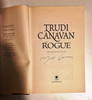 Trudi Canavan / The Rogue (Signed by the Author) (Hardback).