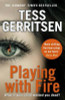 Tess Gerritsen / Playing with Fire (Large Paperback)