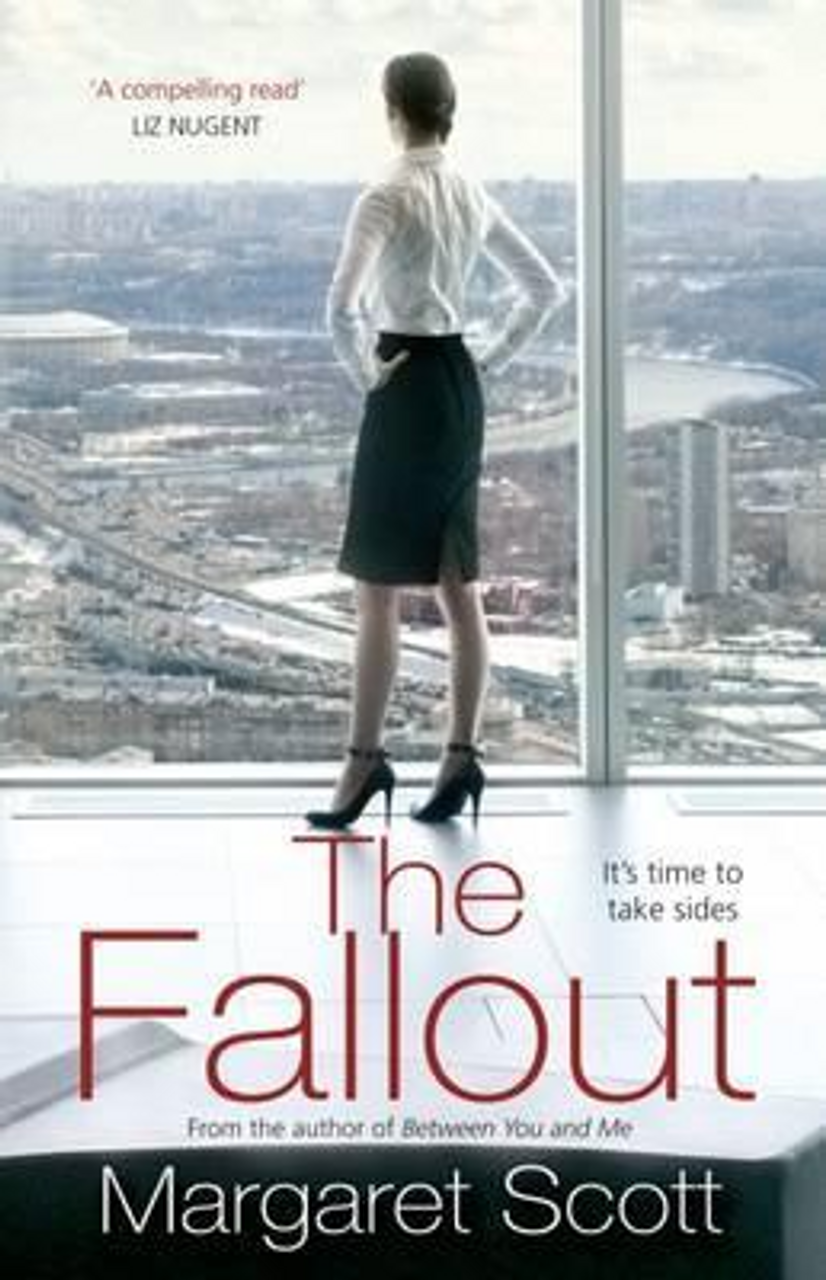 Margaret Scott / The Fall Out (Large Paperback)